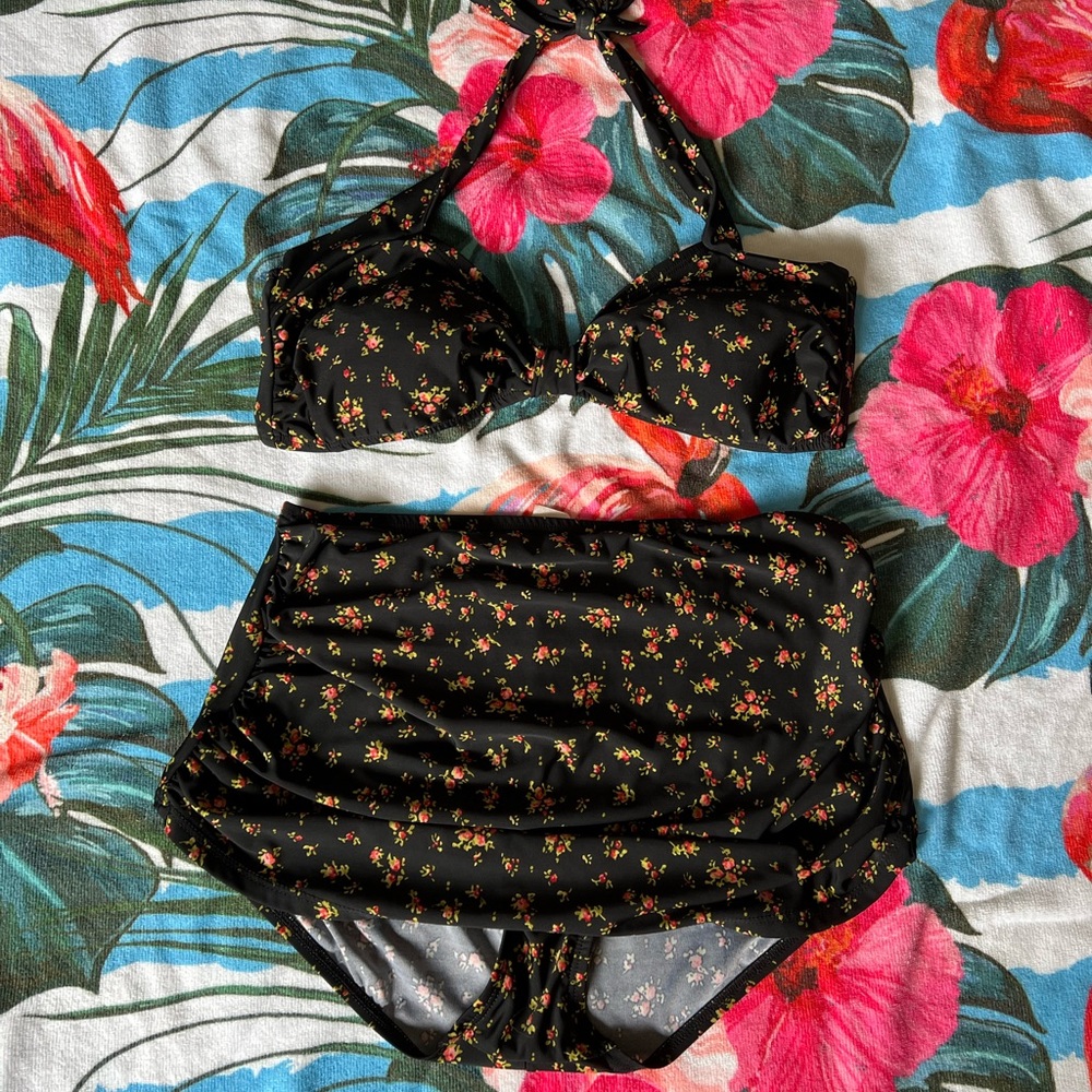 Bettie Page Bikini 🖤✨🌸